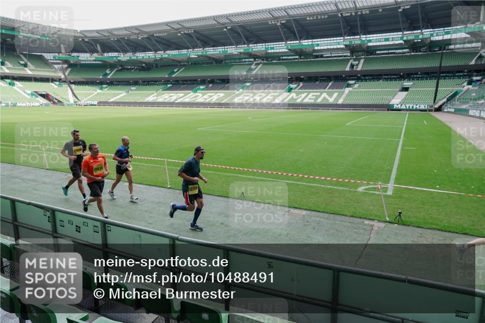 13.09.2026 - 21. swb-Marathon Bremen Michael Burmester http://msf.ph/oto/10488491 13.09.2026 10:28:30 Laufen im Stadion 10142, 10170, 10183, 10189, 10200, 10223, 10267, 10269, 10270, 10293, 10294, 10310, 10316, 10329, 10348, 10393, 10421, 10426, 10489, 10508, 10525, 10538, 10544, 10566, 10594, 10655, 10709, 10739, 10763, 10770, 10814, 10835, 10840, 10846, 10860, 10876, 10897, 10898, 10910, 10917, 10923, 10993, 11005, 11007, 11018, 11035, 11058, 11060, 11076, 11087, 11092, 11110, 11111, 11148, 11196 meine-sportfotos.de