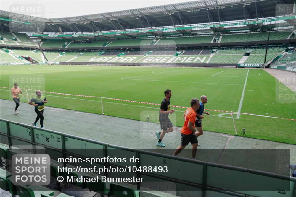 13.09.2026 - 21. swb-Marathon Bremen Michael Burmester http://msf.ph/oto/10488493 13.09.2026 10:28:32 Laufen im Stadion 10142, 10170, 10183, 10189, 10200, 10223, 10267, 10269, 10270, 10293, 10294, 10310, 10316, 10329, 10348, 10381, 10393, 10421, 10426, 10489, 10508, 10525, 10538, 10544, 10566, 10594, 10655, 10709, 10739, 10763, 10770, 10814, 10835, 10840, 10846, 10860, 10876, 10897, 10898, 10910, 10917, 10923, 10993, 11005, 11007, 11018, 11035, 11058, 11060, 11076, 11087, 11092, 11110, 11111, 11148, 11196 meine-sportfotos.de