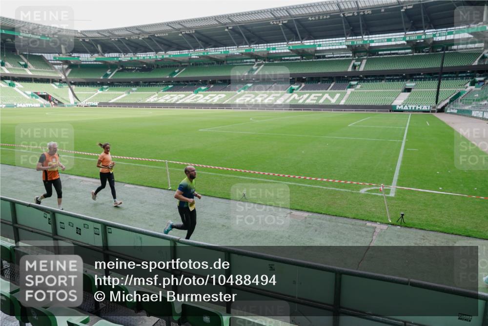13.09.2026 - 21. swb-Marathon Bremen Michael Burmester http://msf.ph/oto/10488494 13.09.2026 10:28:33 Laufen im Stadion 10142, 10170, 10183, 10189, 10200, 10223, 10267, 10269, 10270, 10293, 10294, 10310, 10316, 10329, 10348, 10381, 10393, 10421, 10426, 10489, 10508, 10525, 10538, 10544, 10566, 10594, 10655, 10709, 10739, 10763, 10770, 10814, 10835, 10840, 10846, 10860, 10876, 10897, 10898, 10910, 10917, 10923, 10993, 11005, 11007, 11018, 11035, 11058, 11060, 11076, 11087, 11092, 11110, 11111, 11148, 11196 meine-sportfotos.de