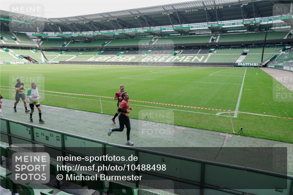 13.09.2026 - 21. swb-Marathon Bremen Michael Burmester http://msf.ph/oto/10488498 13.09.2026 10:28:38 Laufen im Stadion 10142, 10170, 10183, 10189, 10200, 10223, 10267, 10269, 10270, 10293, 10294, 10310, 10316, 10329, 10348, 10381, 10393, 10421, 10426, 10508, 10525, 10537, 10538, 10544, 10566, 10594, 10655, 10709, 10739, 10763, 10770, 10814, 10835, 10840, 10846, 10860, 10876, 10897, 10898, 10910, 10917, 10923, 10966, 10993, 11005, 11007, 11018, 11035, 11058, 11076, 11087, 11092, 11109, 11110, 11111, 11148, 11196 meine-sportfotos.de