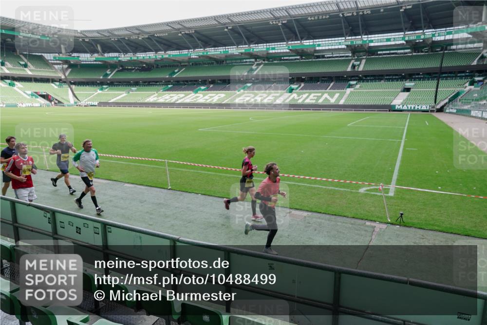 13.09.2026 - 21. swb-Marathon Bremen Michael Burmester http://msf.ph/oto/10488499 13.09.2026 10:28:38 Laufen im Stadion 10142, 10170, 10183, 10189, 10200, 10223, 10267, 10269, 10270, 10293, 10294, 10310, 10316, 10329, 10348, 10381, 10393, 10421, 10426, 10508, 10525, 10537, 10538, 10544, 10566, 10594, 10655, 10709, 10739, 10763, 10770, 10814, 10835, 10840, 10846, 10860, 10876, 10897, 10898, 10910, 10917, 10923, 10966, 10993, 11005, 11007, 11018, 11035, 11058, 11076, 11087, 11092, 11109, 11110, 11111, 11148, 11196 meine-sportfotos.de