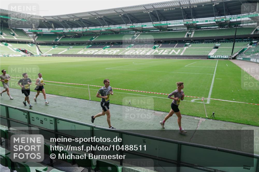 13.09.2026 - 21. swb-Marathon Bremen Michael Burmester http://msf.ph/oto/10488511 13.09.2026 10:28:52 Laufen im Stadion 10162, 10170, 10183, 10189, 10200, 10218, 10223, 10253, 10267, 10270, 10293, 10294, 10316, 10329, 10334, 10348, 10381, 10393, 10421, 10426, 10508, 10525, 10537, 10538, 10544, 10594, 10655, 10709, 10739, 10763, 10770, 10814, 10825, 10835, 10840, 10846, 10860, 10876, 10910, 10917, 10923, 10966, 10993, 11005, 11007, 11018, 11035, 11058, 11076, 11087, 11092, 11109, 11111 meine-sportfotos.de
