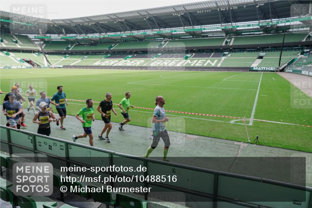 13.09.2026 - 21. swb-Marathon Bremen Michael Burmester http://msf.ph/oto/10488516 13.09.2026 10:29:00 Laufen im Stadion 10162, 10170, 10183, 10189, 10200, 10218, 10223, 10253, 10267, 10270, 10293, 10294, 10316, 10329, 10334, 10348, 10381, 10393, 10421, 10426, 10467, 10508, 10525, 10537, 10538, 10544, 10585, 10594, 10655, 10709, 10739, 10763, 10770, 10814, 10825, 10835, 10840, 10846, 10860, 10876, 10910, 10917, 10923, 10966, 10993, 11005, 11007, 11018, 11035, 11058, 11076, 11087, 11092, 11109, 11111 meine-sportfotos.de