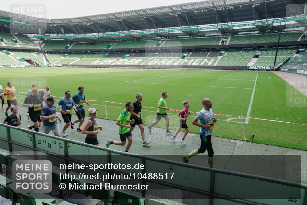 13.09.2026 - 21. swb-Marathon Bremen Michael Burmester http://msf.ph/oto/10488517 13.09.2026 10:29:00 Laufen im Stadion 10162, 10170, 10183, 10189, 10200, 10218, 10223, 10253, 10267, 10270, 10293, 10294, 10316, 10329, 10334, 10348, 10381, 10393, 10421, 10426, 10467, 10508, 10525, 10537, 10538, 10544, 10585, 10594, 10655, 10709, 10739, 10763, 10770, 10814, 10825, 10835, 10840, 10846, 10860, 10876, 10910, 10917, 10923, 10966, 10993, 11005, 11007, 11018, 11035, 11058, 11076, 11087, 11092, 11109, 11111 meine-sportfotos.de