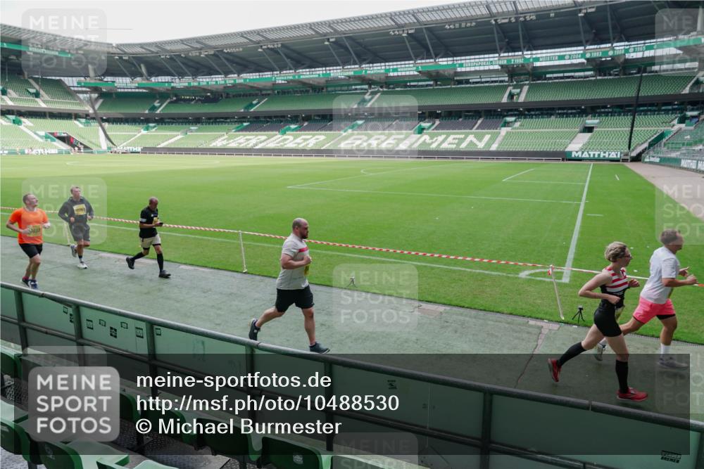 13.09.2026 - 21. swb-Marathon Bremen Michael Burmester http://msf.ph/oto/10488530 13.09.2026 10:29:17 Laufen im Stadion 10162, 10170, 10183, 10189, 10200, 10218, 10233, 10253, 10267, 10270, 10293, 10294, 10316, 10329, 10334, 10348, 10381, 10393, 10421, 10426, 10452, 10467, 10508, 10525, 10537, 10538, 10544, 10585, 10594, 10655, 10709, 10734, 10739, 10761, 10763, 10764, 10770, 10814, 10825, 10827, 10835, 10840, 10876, 10887, 10906, 10910, 10917, 10923, 10966, 10993, 11005, 11007, 11018, 11035, 11058, 11087, 11092, 11109, 11128 meine-sportfotos.de