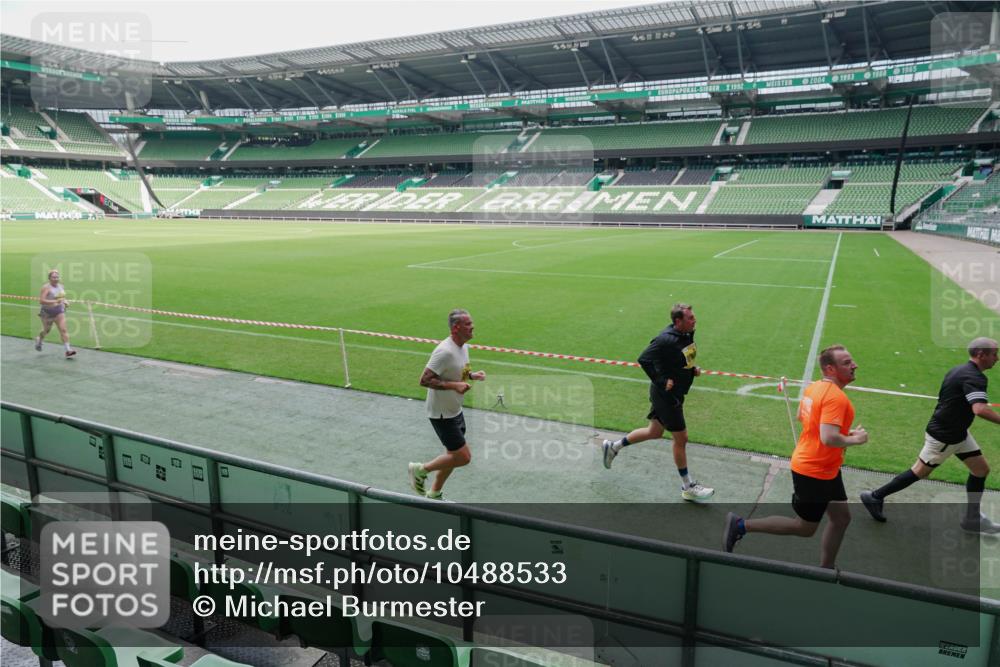 13.09.2026 - 21. swb-Marathon Bremen Michael Burmester http://msf.ph/oto/10488533 13.09.2026 10:29:20 Laufen im Stadion 10162, 10170, 10183, 10189, 10193, 10200, 10218, 10233, 10253, 10267, 10270, 10293, 10294, 10316, 10329, 10334, 10348, 10381, 10392, 10421, 10426, 10452, 10467, 10508, 10525, 10537, 10538, 10544, 10585, 10594, 10652, 10655, 10709, 10734, 10739, 10761, 10763, 10764, 10770, 10808, 10814, 10825, 10827, 10835, 10840, 10876, 10887, 10906, 10910, 10917, 10923, 10966, 10993, 11005, 11007, 11018, 11035, 11058, 11087, 11092, 11109, 11128 meine-sportfotos.de