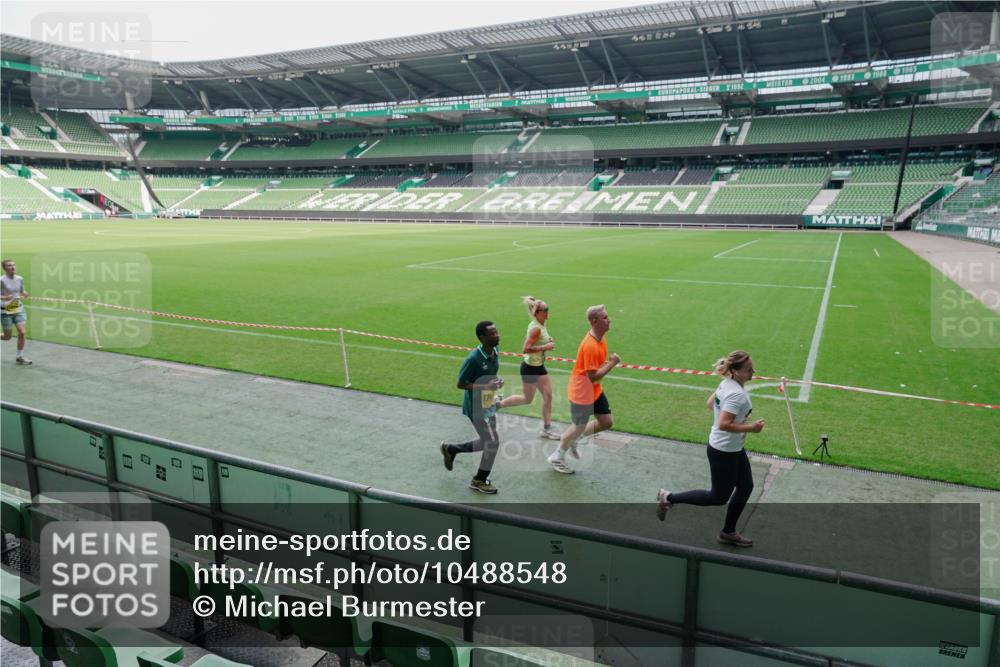 13.09.2026 - 21. swb-Marathon Bremen Michael Burmester http://msf.ph/oto/10488548 13.09.2026 10:29:44 Laufen im Stadion 10162, 10170, 10183, 10193, 10200, 10218, 10233, 10253, 10267, 10294, 10316, 10334, 10348, 10359, 10381, 10392, 10421, 10426, 10452, 10467, 10515, 10525, 10537, 10538, 10544, 10585, 10588, 10641, 10652, 10655, 10709, 10734, 10739, 10761, 10763, 10764, 10780, 10808, 10825, 10827, 10835, 10837, 10840, 10862, 10863, 10876, 10884, 10887, 10906, 10910, 10923, 10966, 10984, 10993, 11002, 11005, 11007, 11018, 11035, 11058, 11087, 11109, 11128 meine-sportfotos.de