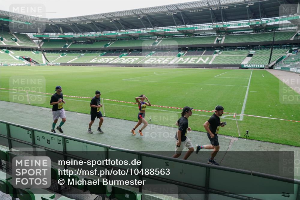 13.09.2026 - 21. swb-Marathon Bremen Michael Burmester http://msf.ph/oto/10488563 13.09.2026 10:30:01 Laufen im Stadion 10162, 10170, 10174, 10183, 10193, 10200, 10218, 10233, 10253, 10267, 10281, 10304, 10334, 10339, 10348, 10359, 10381, 10392, 10421, 10426, 10452, 10467, 10515, 10525, 10537, 10585, 10588, 10641, 10652, 10714, 10734, 10739, 10761, 10763, 10764, 10765, 10780, 10808, 10825, 10827, 10835, 10837, 10840, 10862, 10863, 10876, 10884, 10886, 10887, 10906, 10910, 10923, 10966, 10984, 11002, 11005, 11007, 11018, 11035, 11038, 11109, 11128, 11206 meine-sportfotos.de