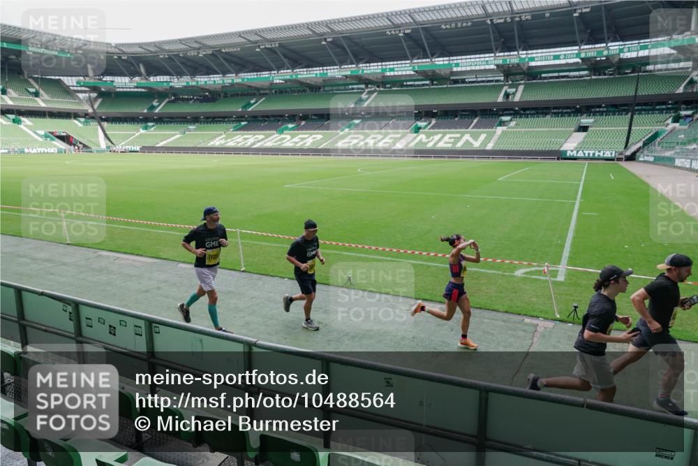 13.09.2026 - 21. swb-Marathon Bremen Michael Burmester http://msf.ph/oto/10488564 13.09.2026 10:30:01 Laufen im Stadion 10162, 10170, 10174, 10183, 10193, 10200, 10218, 10233, 10253, 10267, 10281, 10304, 10334, 10339, 10348, 10359, 10381, 10392, 10421, 10426, 10452, 10467, 10515, 10525, 10537, 10585, 10588, 10641, 10652, 10714, 10734, 10739, 10761, 10763, 10764, 10765, 10780, 10808, 10825, 10827, 10835, 10837, 10840, 10862, 10863, 10876, 10884, 10886, 10887, 10906, 10910, 10923, 10966, 10984, 11002, 11005, 11007, 11018, 11035, 11038, 11109, 11128, 11206 meine-sportfotos.de