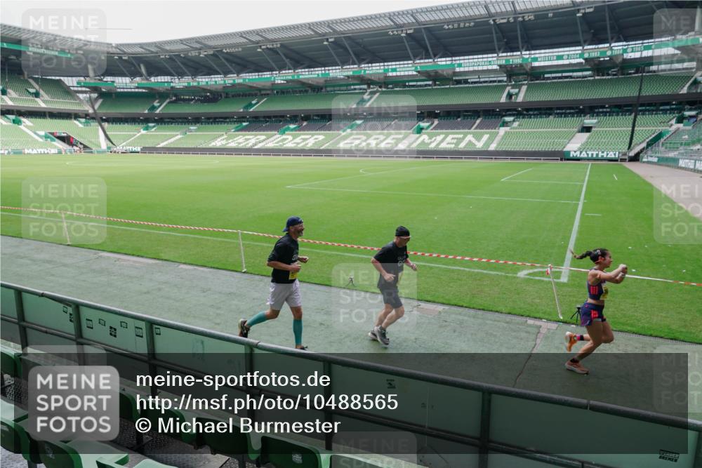 13.09.2026 - 21. swb-Marathon Bremen Michael Burmester http://msf.ph/oto/10488565 13.09.2026 10:30:02 Laufen im Stadion 10162, 10170, 10174, 10183, 10193, 10200, 10218, 10233, 10253, 10267, 10281, 10304, 10334, 10339, 10348, 10359, 10381, 10392, 10421, 10426, 10452, 10467, 10515, 10525, 10537, 10585, 10588, 10641, 10652, 10714, 10734, 10739, 10761, 10763, 10764, 10765, 10780, 10808, 10825, 10827, 10835, 10837, 10840, 10862, 10863, 10876, 10884, 10886, 10887, 10906, 10910, 10923, 10966, 10984, 11002, 11005, 11007, 11018, 11035, 11038, 11109, 11128, 11206 meine-sportfotos.de