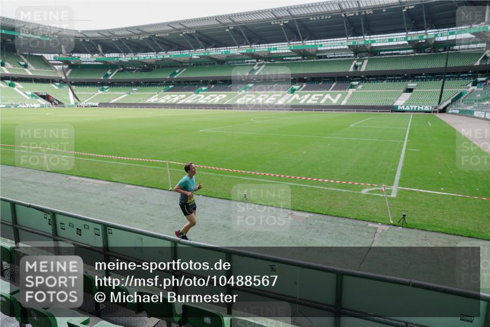 13.09.2026 - 21. swb-Marathon Bremen Michael Burmester http://msf.ph/oto/10488567 13.09.2026 10:30:08 Laufen im Stadion 10162, 10170, 10174, 10183, 10193, 10200, 10218, 10227, 10233, 10253, 10267, 10281, 10304, 10334, 10339, 10348, 10359, 10381, 10392, 10421, 10426, 10448, 10452, 10467, 10515, 10525, 10537, 10585, 10588, 10641, 10652, 10714, 10734, 10739, 10757, 10761, 10763, 10764, 10765, 10780, 10808, 10821, 10822, 10825, 10827, 10837, 10838, 10840, 10862, 10863, 10876, 10884, 10886, 10887, 10906, 10910, 10923, 10966, 10984, 11002, 11007, 11018, 11038, 11109, 11128, 11206 meine-sportfotos.de