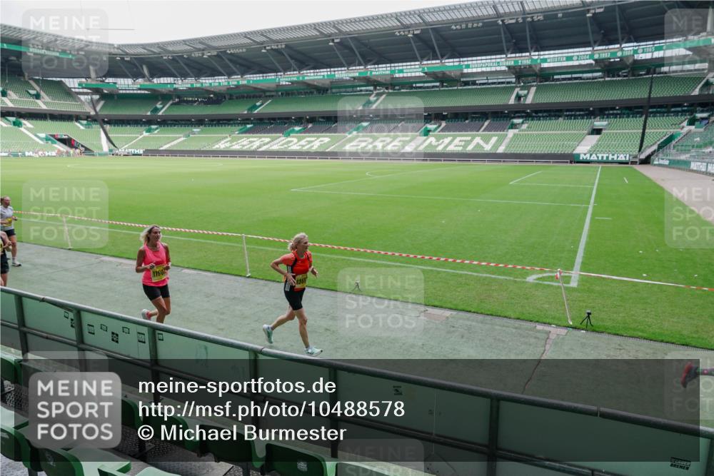 13.09.2026 - 21. swb-Marathon Bremen Michael Burmester http://msf.ph/oto/10488578 13.09.2026 10:30:26 Laufen im Stadion 10141, 10162, 10174, 10183, 10193, 10200, 10218, 10227, 10233, 10253, 10281, 10284, 10304, 10334, 10339, 10359, 10381, 10392, 10426, 10448, 10452, 10467, 10515, 10537, 10577, 10585, 10588, 10641, 10652, 10684, 10685, 10714, 10734, 10757, 10761, 10763, 10764, 10765, 10780, 10808, 10821, 10822, 10825, 10827, 10837, 10838, 10840, 10862, 10863, 10884, 10886, 10887, 10906, 10966, 10984, 11002, 11038, 11109, 11128, 11206, 11350 meine-sportfotos.de