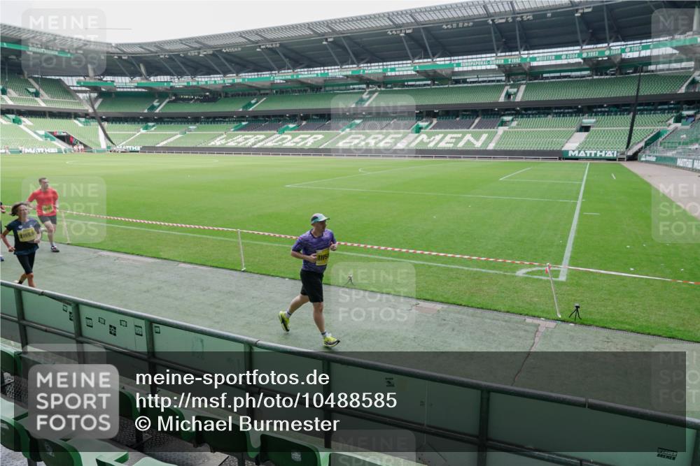 13.09.2026 - 21. swb-Marathon Bremen Michael Burmester http://msf.ph/oto/10488585 13.09.2026 10:30:36 Laufen im Stadion 10141, 10162, 10174, 10183, 10193, 10218, 10227, 10233, 10253, 10281, 10284, 10304, 10334, 10339, 10359, 10381, 10392, 10426, 10448, 10452, 10467, 10471, 10478, 10479, 10515, 10537, 10577, 10579, 10585, 10588, 10641, 10652, 10684, 10685, 10714, 10734, 10757, 10761, 10763, 10764, 10765, 10780, 10808, 10821, 10822, 10825, 10827, 10837, 10838, 10862, 10863, 10884, 10886, 10887, 10906, 10966, 10984, 11002, 11038, 11109, 11128, 11206, 11350 meine-sportfotos.de