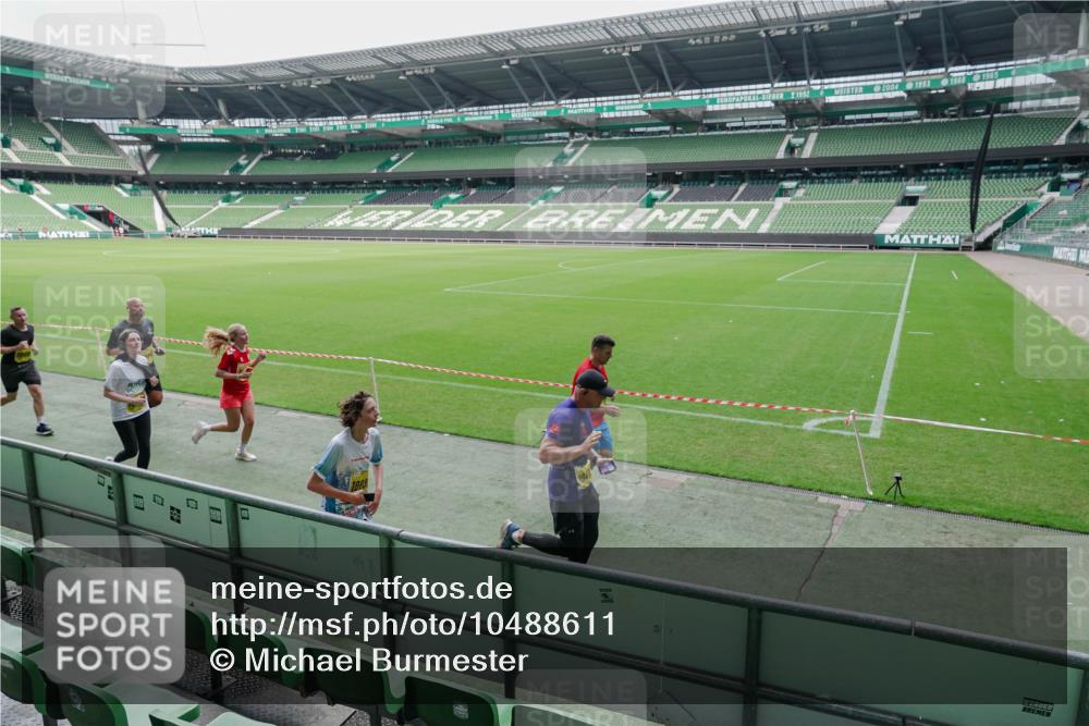 13.09.2026 - 21. swb-Marathon Bremen Michael Burmester http://msf.ph/oto/10488611 13.09.2026 10:31:18 Laufen im Stadion 10141, 10146, 10174, 10193, 10222, 10227, 10233, 10255, 10281, 10284, 10304, 10339, 10359, 10392, 10443, 10448, 10452, 10471, 10478, 10479, 10503, 10515, 10529, 10540, 10543, 10555, 10577, 10579, 10588, 10589, 10608, 10610, 10626, 10631, 10641, 10646, 10652, 10684, 10685, 10703, 10704, 10708, 10714, 10725, 10757, 10764, 10765, 10780, 10808, 10821, 10822, 10837, 10838, 10862, 10863, 10884, 10886, 10887, 10906, 10984, 11002, 11038, 11206, 11350 meine-sportfotos.de
