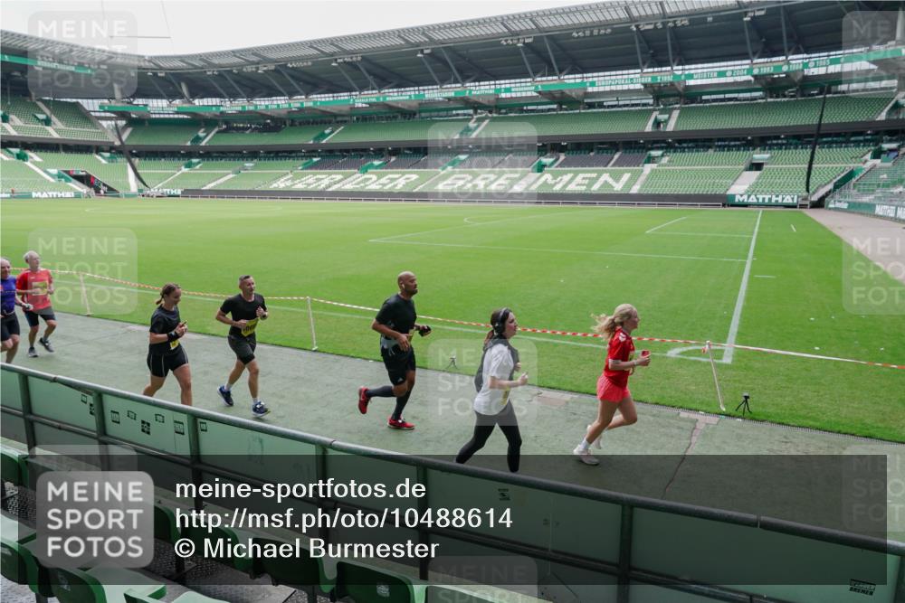 13.09.2026 - 21. swb-Marathon Bremen Michael Burmester http://msf.ph/oto/10488614 13.09.2026 10:31:20 Laufen im Stadion 10141, 10146, 10174, 10193, 10222, 10227, 10233, 10255, 10281, 10284, 10304, 10339, 10359, 10392, 10443, 10448, 10452, 10471, 10478, 10479, 10503, 10515, 10529, 10540, 10543, 10555, 10577, 10579, 10588, 10589, 10608, 10610, 10626, 10631, 10641, 10646, 10652, 10684, 10685, 10703, 10704, 10708, 10714, 10725, 10757, 10765, 10780, 10808, 10821, 10822, 10837, 10838, 10862, 10863, 10884, 10886, 10887, 10906, 10984, 11002, 11038, 11206, 11350 meine-sportfotos.de