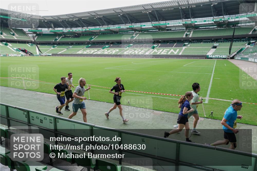 13.09.2026 - 21. swb-Marathon Bremen Michael Burmester http://msf.ph/oto/10488630 13.09.2026 10:31:34 Laufen im Stadion 10141, 10146, 10174, 10222, 10227, 10246, 10255, 10281, 10284, 10304, 10339, 10359, 10410, 10443, 10448, 10471, 10478, 10479, 10503, 10515, 10517, 10518, 10529, 10540, 10543, 10555, 10577, 10579, 10588, 10589, 10608, 10610, 10626, 10631, 10641, 10646, 10684, 10685, 10690, 10703, 10704, 10707, 10708, 10714, 10725, 10757, 10765, 10780, 10821, 10822, 10837, 10838, 10862, 10863, 10884, 10886, 10984, 11002, 11038, 11206, 11350 meine-sportfotos.de