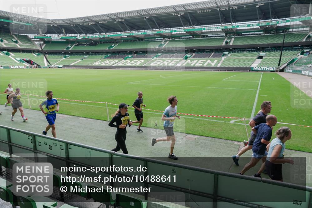 13.09.2026 - 21. swb-Marathon Bremen Michael Burmester http://msf.ph/oto/10488641 13.09.2026 10:31:43 Laufen im Stadion 10141, 10146, 10174, 10222, 10226, 10227, 10243, 10246, 10255, 10256, 10281, 10284, 10304, 10322, 10339, 10359, 10365, 10410, 10443, 10448, 10471, 10478, 10479, 10503, 10515, 10517, 10518, 10529, 10540, 10543, 10555, 10565, 10577, 10579, 10588, 10589, 10608, 10610, 10626, 10631, 10646, 10670, 10684, 10685, 10690, 10703, 10704, 10707, 10708, 10714, 10721, 10725, 10757, 10765, 10821, 10822, 10837, 10838, 10862, 10863, 10884, 10886, 10984, 11038, 11206, 11350 meine-sportfotos.de