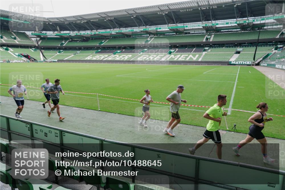 13.09.2026 - 21. swb-Marathon Bremen Michael Burmester http://msf.ph/oto/10488645 13.09.2026 10:31:47 Laufen im Stadion 10141, 10146, 10174, 10222, 10226, 10227, 10243, 10246, 10249, 10255, 10256, 10281, 10284, 10304, 10322, 10339, 10359, 10365, 10410, 10443, 10448, 10471, 10478, 10479, 10503, 10517, 10518, 10529, 10540, 10543, 10555, 10565, 10577, 10579, 10588, 10589, 10608, 10610, 10626, 10631, 10646, 10670, 10684, 10685, 10690, 10703, 10704, 10707, 10708, 10714, 10721, 10725, 10757, 10765, 10821, 10822, 10838, 10862, 10863, 10884, 10886, 11038, 11206, 11350 meine-sportfotos.de