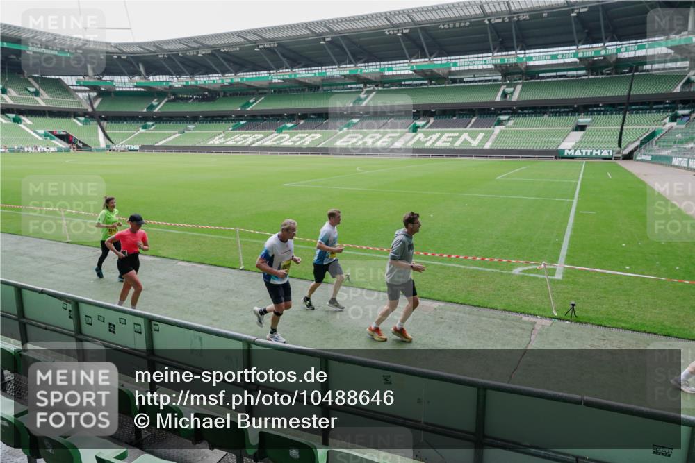 13.09.2026 - 21. swb-Marathon Bremen Michael Burmester http://msf.ph/oto/10488646 13.09.2026 10:31:48 Laufen im Stadion 10141, 10146, 10174, 10222, 10226, 10227, 10243, 10246, 10249, 10255, 10256, 10281, 10284, 10304, 10322, 10339, 10359, 10365, 10410, 10443, 10448, 10471, 10478, 10479, 10503, 10517, 10518, 10529, 10540, 10543, 10555, 10565, 10577, 10579, 10589, 10608, 10610, 10626, 10631, 10646, 10670, 10684, 10685, 10690, 10703, 10704, 10707, 10708, 10714, 10721, 10725, 10757, 10765, 10821, 10822, 10838, 10862, 10863, 10884, 10886, 11038, 11206, 11350 meine-sportfotos.de