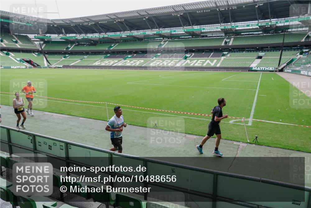 13.09.2026 - 21. swb-Marathon Bremen Michael Burmester http://msf.ph/oto/10488656 13.09.2026 10:32:02 Laufen im Stadion 10141, 10146, 10174, 10203, 10222, 10226, 10227, 10243, 10246, 10249, 10255, 10256, 10281, 10284, 10322, 10365, 10372, 10410, 10443, 10448, 10471, 10478, 10479, 10486, 10503, 10517, 10518, 10529, 10540, 10543, 10550, 10555, 10565, 10577, 10579, 10589, 10608, 10610, 10626, 10631, 10646, 10670, 10675, 10684, 10685, 10690, 10703, 10704, 10707, 10708, 10714, 10721, 10725, 10757, 10765, 10771, 10821, 10822, 10838, 10886, 11206, 11350 meine-sportfotos.de