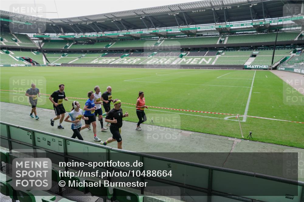 13.09.2026 - 21. swb-Marathon Bremen Michael Burmester http://msf.ph/oto/10488664 13.09.2026 10:32:09 Laufen im Stadion 10067, 10141, 10146, 10203, 10222, 10226, 10227, 10243, 10246, 10249, 10255, 10256, 10284, 10322, 10365, 10372, 10379, 10410, 10443, 10448, 10471, 10478, 10479, 10486, 10503, 10517, 10518, 10529, 10540, 10543, 10550, 10555, 10565, 10577, 10579, 10589, 10608, 10610, 10626, 10631, 10646, 10670, 10675, 10684, 10685, 10690, 10703, 10704, 10707, 10708, 10721, 10725, 10757, 10771, 10821, 10822, 10838, 11350 meine-sportfotos.de