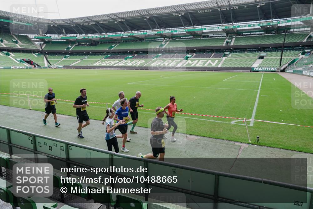 13.09.2026 - 21. swb-Marathon Bremen Michael Burmester http://msf.ph/oto/10488665 13.09.2026 10:32:10 Laufen im Stadion 10067, 10141, 10146, 10203, 10222, 10226, 10227, 10243, 10246, 10249, 10255, 10256, 10284, 10322, 10365, 10372, 10379, 10410, 10443, 10448, 10471, 10478, 10479, 10486, 10503, 10517, 10518, 10529, 10540, 10543, 10550, 10555, 10565, 10577, 10579, 10589, 10608, 10610, 10626, 10631, 10646, 10670, 10675, 10684, 10685, 10690, 10703, 10704, 10707, 10708, 10721, 10725, 10757, 10771, 10821, 10822, 10838, 11350 meine-sportfotos.de