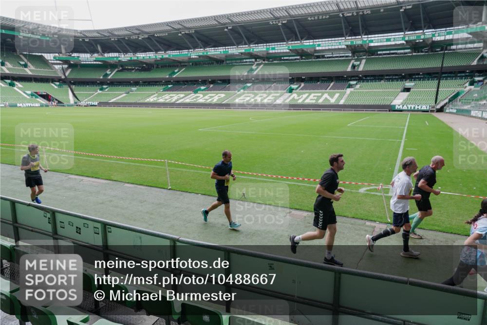 13.09.2026 - 21. swb-Marathon Bremen Michael Burmester http://msf.ph/oto/10488667 13.09.2026 10:32:12 Laufen im Stadion 10067, 10141, 10146, 10203, 10222, 10226, 10227, 10243, 10246, 10249, 10255, 10256, 10284, 10300, 10322, 10365, 10372, 10379, 10410, 10443, 10448, 10471, 10478, 10479, 10486, 10503, 10517, 10518, 10529, 10540, 10543, 10550, 10555, 10565, 10577, 10579, 10589, 10608, 10610, 10626, 10631, 10646, 10670, 10675, 10684, 10685, 10690, 10703, 10704, 10707, 10708, 10721, 10725, 10757, 10771, 10821, 10822, 10838, 11350 meine-sportfotos.de