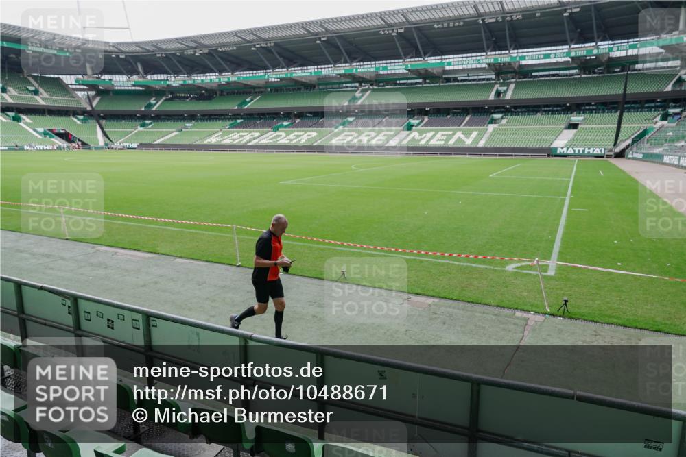 13.09.2026 - 21. swb-Marathon Bremen Michael Burmester http://msf.ph/oto/10488671 13.09.2026 10:32:19 Laufen im Stadion 10067, 10141, 10146, 10166, 10203, 10222, 10226, 10227, 10243, 10246, 10249, 10255, 10256, 10284, 10300, 10322, 10365, 10372, 10379, 10383, 10394, 10410, 10443, 10448, 10471, 10478, 10479, 10486, 10494, 10503, 10517, 10518, 10529, 10540, 10543, 10550, 10555, 10565, 10577, 10579, 10589, 10608, 10610, 10626, 10631, 10646, 10670, 10675, 10684, 10685, 10690, 10703, 10704, 10707, 10708, 10721, 10725, 10728, 10771, 10794, 10821, 10822, 10838, 11350 meine-sportfotos.de
