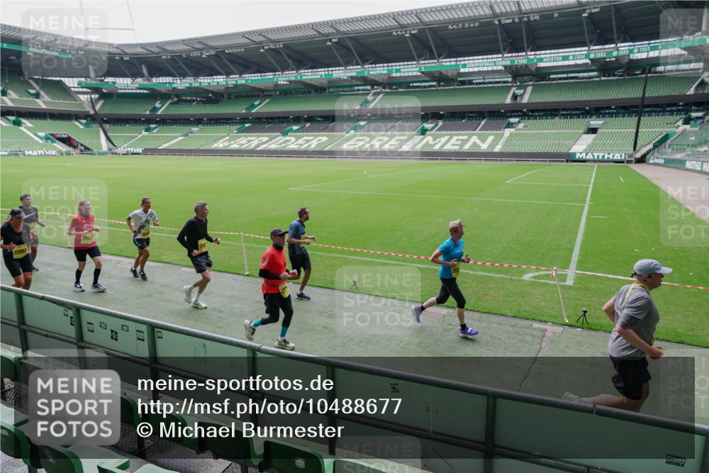 13.09.2026 - 21. swb-Marathon Bremen Michael Burmester http://msf.ph/oto/10488677 13.09.2026 10:32:29 Laufen im Stadion 10067, 10078, 10146, 10166, 10203, 10211, 10222, 10226, 10243, 10246, 10249, 10255, 10256, 10284, 10300, 10322, 10365, 10372, 10374, 10379, 10383, 10394, 10410, 10443, 10471, 10478, 10479, 10486, 10494, 10503, 10517, 10518, 10529, 10540, 10543, 10550, 10555, 10565, 10577, 10579, 10589, 10608, 10610, 10626, 10631, 10646, 10670, 10675, 10684, 10685, 10690, 10703, 10704, 10707, 10708, 10721, 10725, 10728, 10745, 10771, 10794 meine-sportfotos.de