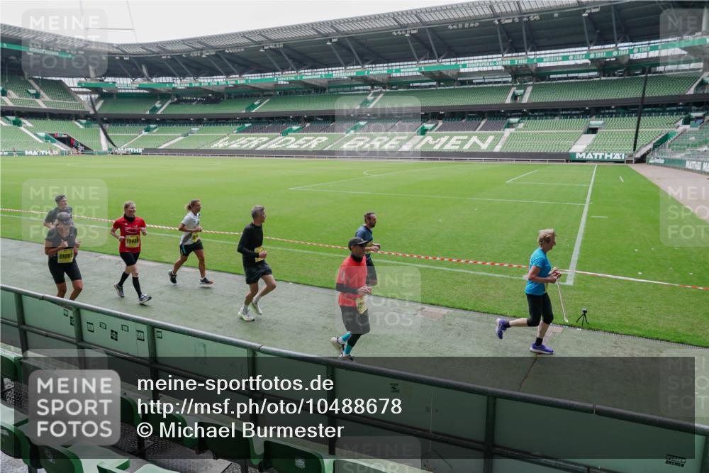 13.09.2026 - 21. swb-Marathon Bremen Michael Burmester http://msf.ph/oto/10488678 13.09.2026 10:32:29 Laufen im Stadion 10067, 10078, 10146, 10166, 10203, 10211, 10222, 10226, 10243, 10246, 10249, 10255, 10256, 10284, 10300, 10322, 10365, 10372, 10374, 10379, 10383, 10394, 10410, 10443, 10471, 10478, 10479, 10486, 10494, 10503, 10517, 10518, 10529, 10540, 10543, 10550, 10555, 10565, 10577, 10579, 10589, 10608, 10610, 10626, 10631, 10646, 10670, 10675, 10684, 10685, 10690, 10703, 10704, 10707, 10708, 10721, 10725, 10728, 10745, 10771, 10794 meine-sportfotos.de