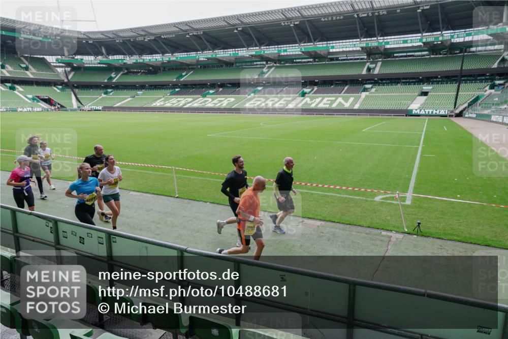 13.09.2026 - 21. swb-Marathon Bremen Michael Burmester http://msf.ph/oto/10488681 13.09.2026 10:32:33 Laufen im Stadion 10067, 10078, 10146, 10166, 10184, 10203, 10211, 10222, 10226, 10243, 10246, 10249, 10255, 10256, 10284, 10300, 10322, 10365, 10372, 10374, 10379, 10383, 10394, 10408, 10410, 10443, 10471, 10478, 10479, 10486, 10494, 10503, 10517, 10518, 10529, 10530, 10540, 10543, 10550, 10555, 10565, 10577, 10579, 10589, 10608, 10610, 10626, 10631, 10646, 10670, 10675, 10684, 10685, 10690, 10703, 10704, 10707, 10708, 10721, 10725, 10728, 10745, 10749, 10771, 10794 meine-sportfotos.de
