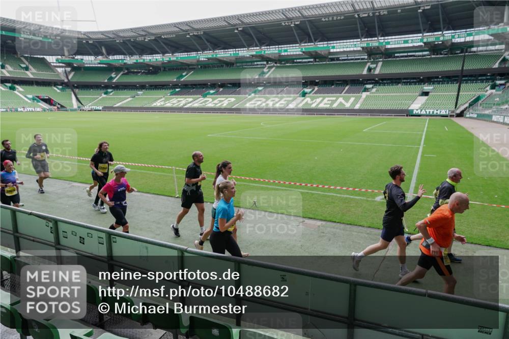 13.09.2026 - 21. swb-Marathon Bremen Michael Burmester http://msf.ph/oto/10488682 13.09.2026 10:32:34 Laufen im Stadion 10067, 10078, 10146, 10166, 10184, 10203, 10211, 10222, 10226, 10243, 10246, 10249, 10255, 10256, 10284, 10300, 10322, 10365, 10372, 10374, 10379, 10383, 10394, 10408, 10410, 10443, 10471, 10478, 10479, 10486, 10494, 10503, 10517, 10518, 10529, 10530, 10540, 10543, 10550, 10555, 10565, 10577, 10579, 10589, 10608, 10610, 10626, 10631, 10646, 10670, 10675, 10684, 10685, 10690, 10703, 10704, 10707, 10708, 10721, 10725, 10728, 10745, 10749, 10750, 10771, 10794 meine-sportfotos.de