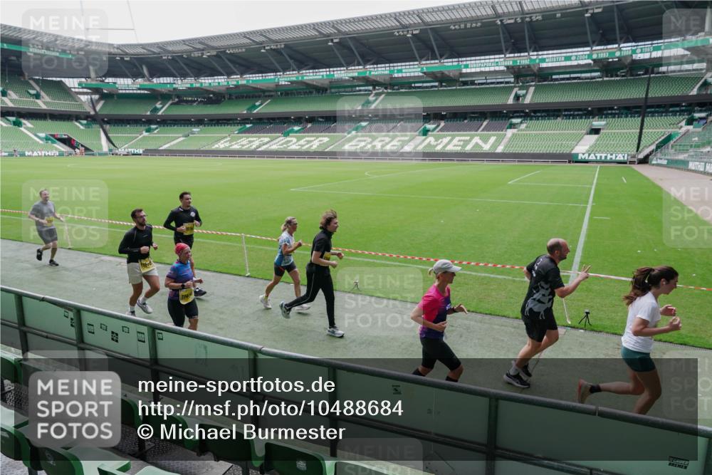 13.09.2026 - 21. swb-Marathon Bremen Michael Burmester http://msf.ph/oto/10488684 13.09.2026 10:32:36 Laufen im Stadion 10067, 10078, 10146, 10166, 10184, 10203, 10211, 10222, 10226, 10243, 10246, 10249, 10255, 10256, 10300, 10322, 10365, 10372, 10374, 10379, 10383, 10394, 10408, 10410, 10443, 10471, 10478, 10479, 10486, 10494, 10503, 10517, 10518, 10529, 10530, 10540, 10543, 10550, 10555, 10565, 10579, 10589, 10608, 10610, 10626, 10631, 10646, 10670, 10675, 10690, 10703, 10704, 10707, 10708, 10721, 10725, 10728, 10745, 10749, 10750, 10771, 10794 meine-sportfotos.de