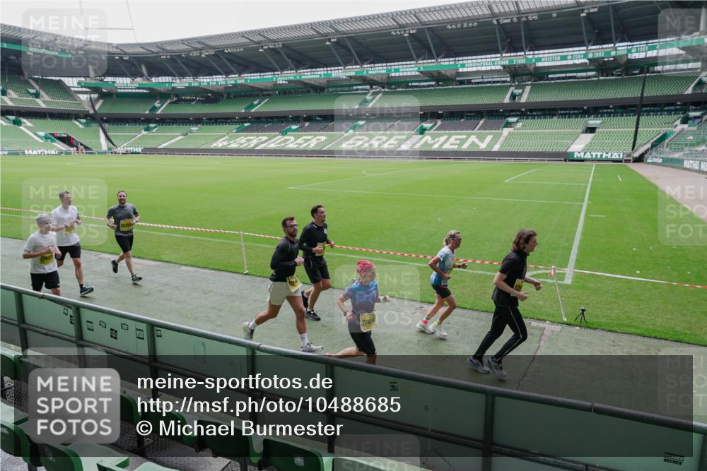 13.09.2026 - 21. swb-Marathon Bremen Michael Burmester http://msf.ph/oto/10488685 13.09.2026 10:32:37 Laufen im Stadion 10067, 10078, 10146, 10166, 10184, 10203, 10211, 10222, 10226, 10243, 10246, 10249, 10255, 10256, 10300, 10322, 10365, 10372, 10374, 10379, 10383, 10394, 10408, 10410, 10443, 10471, 10478, 10479, 10486, 10494, 10503, 10517, 10518, 10529, 10530, 10540, 10543, 10550, 10555, 10565, 10579, 10589, 10608, 10610, 10626, 10631, 10646, 10670, 10675, 10690, 10703, 10704, 10707, 10708, 10721, 10725, 10728, 10745, 10749, 10750, 10771, 10794 meine-sportfotos.de