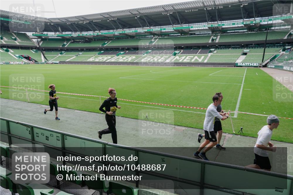 13.09.2026 - 21. swb-Marathon Bremen Michael Burmester http://msf.ph/oto/10488687 13.09.2026 10:32:39 Laufen im Stadion 10067, 10078, 10146, 10166, 10184, 10203, 10211, 10222, 10226, 10243, 10246, 10249, 10255, 10256, 10300, 10322, 10365, 10372, 10374, 10379, 10383, 10394, 10408, 10410, 10443, 10471, 10478, 10479, 10486, 10494, 10503, 10517, 10518, 10529, 10530, 10540, 10543, 10550, 10555, 10565, 10579, 10589, 10608, 10610, 10626, 10631, 10646, 10670, 10673, 10675, 10690, 10703, 10704, 10707, 10708, 10721, 10725, 10728, 10745, 10749, 10750, 10771, 10794 meine-sportfotos.de