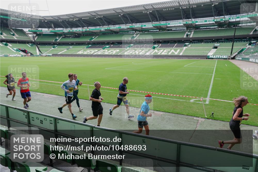 13.09.2026 - 21. swb-Marathon Bremen Michael Burmester http://msf.ph/oto/10488693 13.09.2026 10:32:44 Laufen im Stadion 10067, 10078, 10146, 10166, 10184, 10203, 10211, 10222, 10226, 10243, 10246, 10249, 10255, 10256, 10300, 10322, 10365, 10372, 10374, 10379, 10383, 10394, 10408, 10410, 10443, 10471, 10478, 10486, 10494, 10503, 10517, 10518, 10529, 10530, 10540, 10543, 10550, 10555, 10565, 10579, 10589, 10608, 10610, 10626, 10631, 10646, 10670, 10673, 10675, 10687, 10690, 10703, 10704, 10707, 10708, 10721, 10725, 10728, 10745, 10749, 10750, 10771, 10794 meine-sportfotos.de