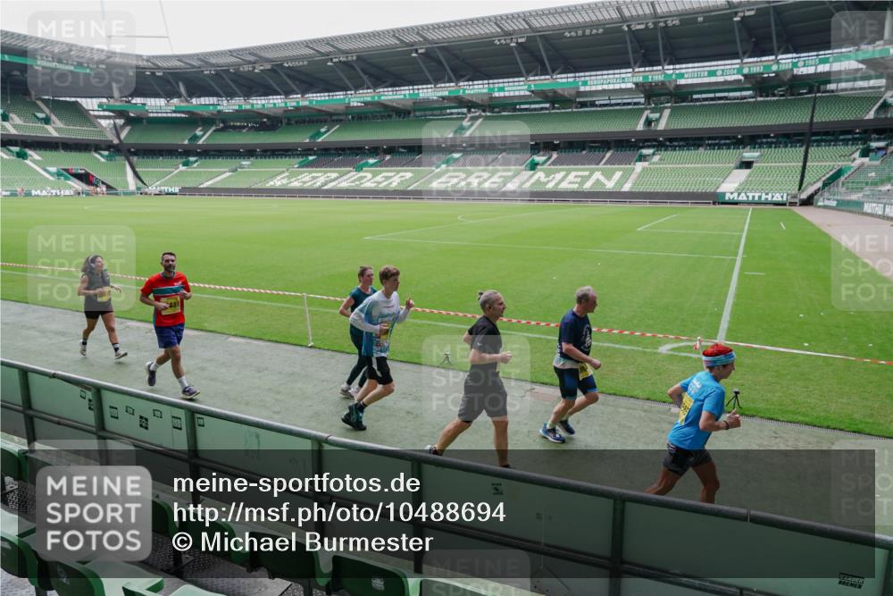 13.09.2026 - 21. swb-Marathon Bremen Michael Burmester http://msf.ph/oto/10488694 13.09.2026 10:32:45 Laufen im Stadion 10067, 10078, 10146, 10166, 10184, 10203, 10211, 10222, 10226, 10243, 10246, 10249, 10255, 10256, 10300, 10322, 10365, 10372, 10374, 10379, 10383, 10394, 10408, 10410, 10443, 10471, 10478, 10486, 10494, 10503, 10517, 10518, 10529, 10530, 10540, 10543, 10550, 10555, 10565, 10579, 10589, 10608, 10610, 10626, 10631, 10646, 10670, 10673, 10675, 10687, 10690, 10703, 10704, 10707, 10708, 10721, 10725, 10728, 10745, 10749, 10750, 10771, 10788, 10794 meine-sportfotos.de