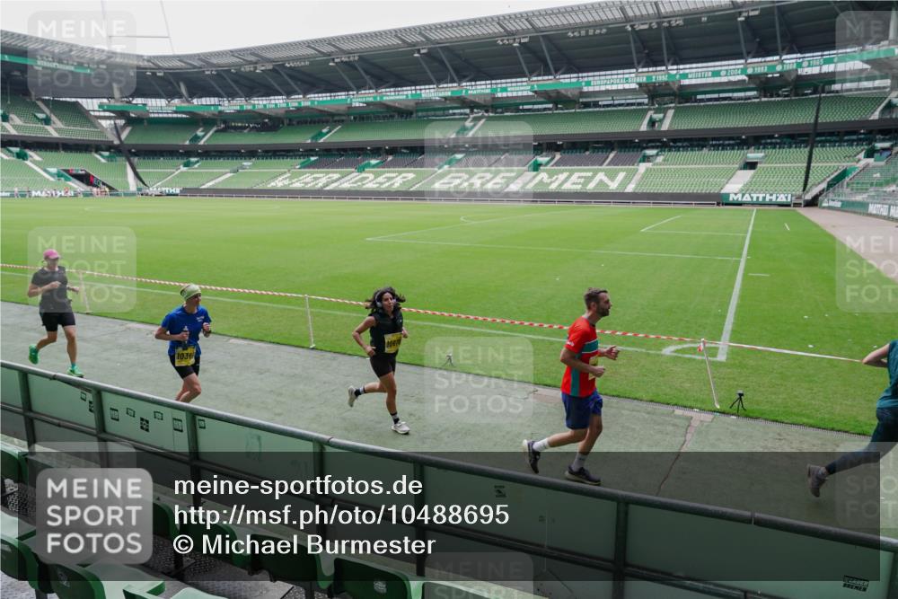 13.09.2026 - 21. swb-Marathon Bremen Michael Burmester http://msf.ph/oto/10488695 13.09.2026 10:32:47 Laufen im Stadion 10067, 10078, 10146, 10166, 10184, 10203, 10211, 10222, 10226, 10243, 10246, 10249, 10255, 10256, 10300, 10322, 10365, 10372, 10374, 10379, 10383, 10394, 10408, 10410, 10423, 10443, 10471, 10478, 10486, 10494, 10503, 10517, 10518, 10529, 10530, 10540, 10543, 10550, 10555, 10565, 10579, 10589, 10608, 10610, 10626, 10631, 10646, 10670, 10673, 10675, 10687, 10690, 10703, 10704, 10707, 10708, 10721, 10725, 10728, 10745, 10749, 10750, 10771, 10788, 10794, 10809 meine-sportfotos.de