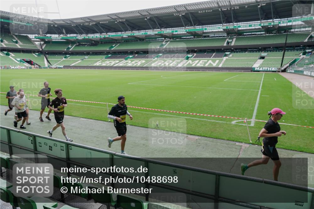 13.09.2026 - 21. swb-Marathon Bremen Michael Burmester http://msf.ph/oto/10488698 13.09.2026 10:32:50 Laufen im Stadion 10067, 10078, 10146, 10166, 10184, 10203, 10211, 10222, 10226, 10236, 10243, 10246, 10249, 10255, 10256, 10300, 10322, 10365, 10372, 10374, 10379, 10383, 10394, 10408, 10410, 10423, 10443, 10486, 10494, 10503, 10517, 10518, 10529, 10530, 10540, 10543, 10550, 10555, 10565, 10589, 10608, 10610, 10626, 10631, 10646, 10670, 10673, 10675, 10687, 10690, 10703, 10704, 10707, 10708, 10721, 10725, 10728, 10745, 10749, 10750, 10771, 10788, 10794, 10809 meine-sportfotos.de