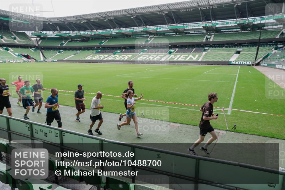13.09.2026 - 21. swb-Marathon Bremen Michael Burmester http://msf.ph/oto/10488700 13.09.2026 10:32:52 Laufen im Stadion 10067, 10078, 10146, 10166, 10184, 10203, 10211, 10226, 10236, 10243, 10246, 10249, 10255, 10256, 10300, 10322, 10365, 10372, 10374, 10379, 10383, 10394, 10408, 10410, 10423, 10443, 10486, 10494, 10503, 10517, 10518, 10529, 10530, 10540, 10543, 10550, 10555, 10565, 10578, 10589, 10608, 10610, 10626, 10631, 10646, 10670, 10673, 10675, 10687, 10690, 10703, 10704, 10707, 10721, 10725, 10728, 10745, 10749, 10750, 10771, 10788, 10794, 10809 meine-sportfotos.de