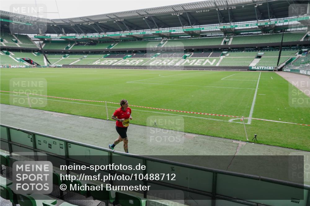 13.09.2026 - 21. swb-Marathon Bremen Michael Burmester http://msf.ph/oto/10488712 13.09.2026 10:33:15 Laufen im Stadion 10018, 10067, 10078, 10166, 10184, 10203, 10211, 10226, 10236, 10243, 10246, 10249, 10255, 10256, 10297, 10300, 10322, 10355, 10365, 10372, 10374, 10379, 10383, 10394, 10408, 10410, 10423, 10428, 10443, 10486, 10494, 10503, 10517, 10518, 10530, 10540, 10550, 10565, 10578, 10604, 10646, 10668, 10670, 10673, 10675, 10687, 10690, 10691, 10699, 10703, 10707, 10721, 10728, 10745, 10749, 10750, 10771, 10772, 10787, 10788, 10794, 10809 meine-sportfotos.de