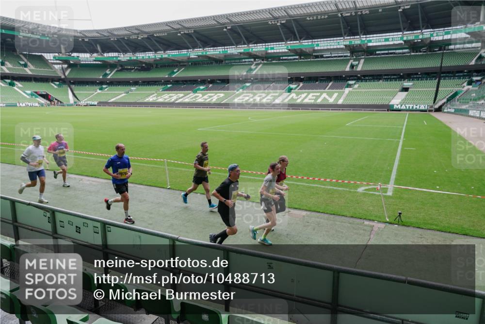13.09.2026 - 21. swb-Marathon Bremen Michael Burmester http://msf.ph/oto/10488713 13.09.2026 10:33:18 Laufen im Stadion 10018, 10067, 10078, 10166, 10184, 10203, 10211, 10226, 10236, 10240, 10243, 10246, 10249, 10255, 10256, 10297, 10300, 10322, 10355, 10365, 10372, 10374, 10379, 10383, 10394, 10408, 10410, 10423, 10428, 10443, 10486, 10494, 10503, 10517, 10518, 10530, 10540, 10550, 10565, 10578, 10604, 10646, 10668, 10670, 10673, 10675, 10687, 10690, 10691, 10699, 10703, 10707, 10721, 10728, 10745, 10749, 10750, 10771, 10772, 10787, 10788, 10794, 10809, 10857 meine-sportfotos.de