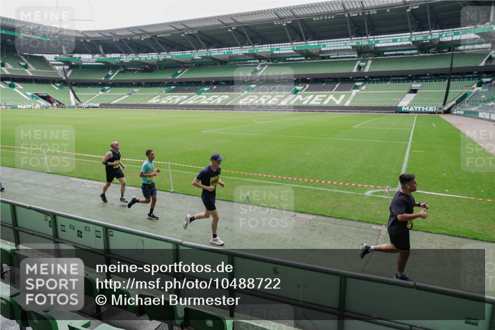 13.09.2026 - 21. swb-Marathon Bremen Michael Burmester http://msf.ph/oto/10488722 13.09.2026 10:33:30 Laufen im Stadion 10018, 10067, 10078, 10166, 10177, 10184, 10203, 10211, 10226, 10236, 10240, 10243, 10246, 10249, 10254, 10256, 10297, 10300, 10322, 10355, 10365, 10372, 10374, 10379, 10383, 10394, 10408, 10410, 10415, 10423, 10428, 10460, 10486, 10494, 10517, 10518, 10530, 10550, 10565, 10578, 10604, 10646, 10668, 10670, 10673, 10675, 10687, 10690, 10691, 10699, 10700, 10707, 10721, 10728, 10745, 10749, 10750, 10771, 10772, 10787, 10788, 10794, 10809, 10857, 10867, 11126 meine-sportfotos.de