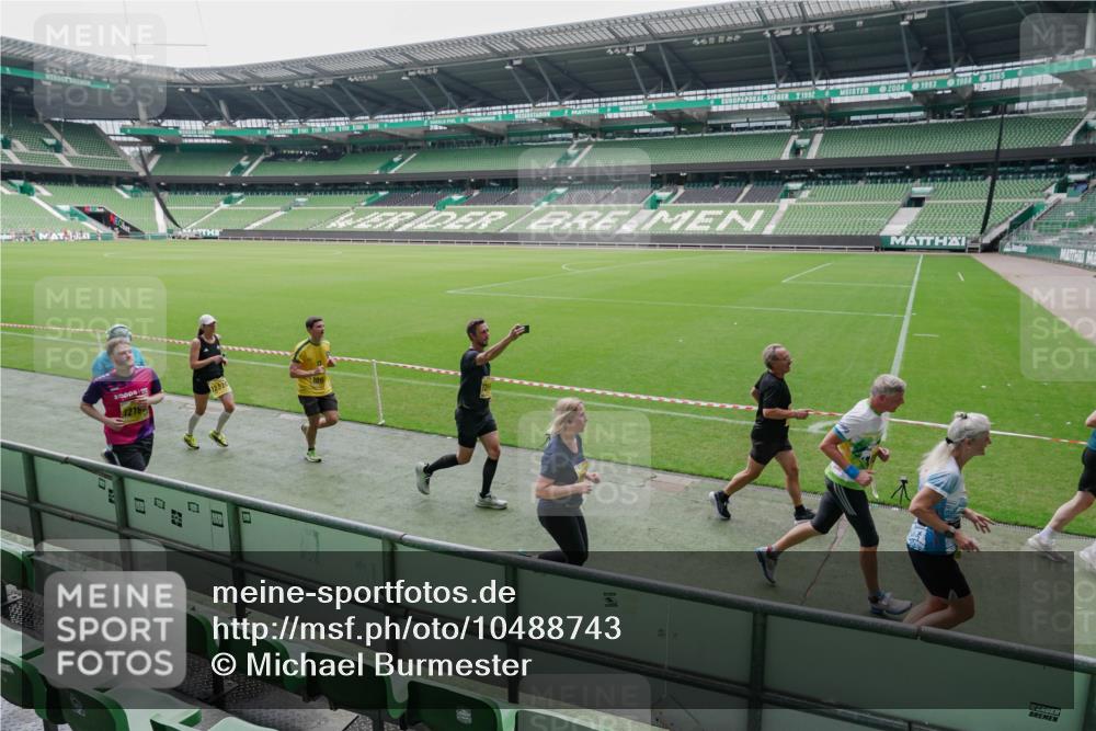 13.09.2026 - 21. swb-Marathon Bremen Michael Burmester http://msf.ph/oto/10488743 13.09.2026 10:33:56 Laufen im Stadion 10018, 10067, 10078, 10147, 10166, 10177, 10184, 10203, 10211, 10236, 10240, 10249, 10254, 10297, 10300, 10355, 10356, 10367, 10368, 10369, 10372, 10374, 10379, 10383, 10394, 10408, 10415, 10423, 10428, 10460, 10486, 10494, 10530, 10550, 10578, 10604, 10639, 10668, 10669, 10673, 10675, 10687, 10691, 10699, 10700, 10728, 10745, 10749, 10750, 10771, 10772, 10787, 10788, 10794, 10809, 10828, 10857, 10867, 10914, 10928, 11126, 11162, 11343, 11803 meine-sportfotos.de