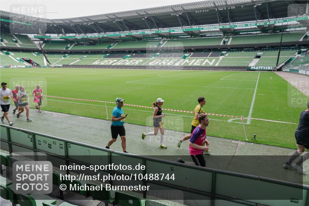 13.09.2026 - 21. swb-Marathon Bremen Michael Burmester http://msf.ph/oto/10488744 13.09.2026 10:33:57 Laufen im Stadion 10018, 10067, 10078, 10147, 10166, 10177, 10184, 10203, 10211, 10236, 10240, 10249, 10254, 10297, 10300, 10355, 10356, 10367, 10368, 10369, 10372, 10374, 10379, 10383, 10394, 10408, 10415, 10423, 10428, 10460, 10485, 10486, 10494, 10530, 10550, 10578, 10604, 10639, 10668, 10669, 10673, 10675, 10687, 10691, 10699, 10700, 10728, 10745, 10749, 10750, 10771, 10772, 10787, 10788, 10794, 10809, 10828, 10857, 10867, 10914, 10928, 11126, 11162, 11343, 11803 meine-sportfotos.de