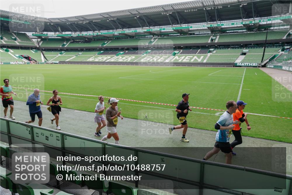 13.09.2026 - 21. swb-Marathon Bremen Michael Burmester http://msf.ph/oto/10488757 13.09.2026 10:34:15 Laufen im Stadion 10018, 10067, 10078, 10147, 10157, 10166, 10177, 10184, 10185, 10211, 10236, 10240, 10254, 10297, 10300, 10355, 10356, 10367, 10368, 10369, 10374, 10379, 10383, 10394, 10408, 10415, 10423, 10428, 10460, 10485, 10494, 10530, 10559, 10578, 10604, 10639, 10668, 10669, 10673, 10677, 10687, 10691, 10699, 10700, 10728, 10745, 10749, 10750, 10772, 10787, 10788, 10794, 10809, 10828, 10857, 10867, 10914, 10928, 11126, 11162, 11343, 11803, 10146, 10222, 10626 meine-sportfotos.de