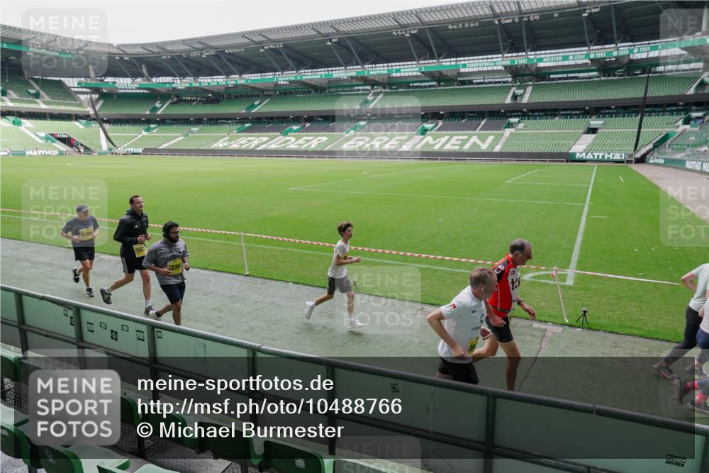 13.09.2026 - 21. swb-Marathon Bremen Michael Burmester http://msf.ph/oto/10488766 13.09.2026 10:34:26 Laufen im Stadion 10018, 10078, 10093, 10144, 10147, 10157, 10166, 10177, 10184, 10185, 10211, 10236, 10240, 10254, 10297, 10355, 10356, 10367, 10368, 10369, 10374, 10383, 10394, 10408, 10415, 10423, 10427, 10428, 10460, 10485, 10494, 10528, 10530, 10559, 10578, 10604, 10639, 10668, 10669, 10673, 10677, 10687, 10691, 10699, 10700, 10728, 10745, 10749, 10750, 10772, 10787, 10788, 10794, 10809, 10828, 10857, 10867, 10914, 10928, 11126, 11162, 11343, 11803, 10146, 10222, 10626 meine-sportfotos.de