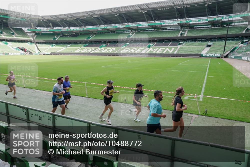 13.09.2026 - 21. swb-Marathon Bremen Michael Burmester http://msf.ph/oto/10488772 13.09.2026 10:34:31 Laufen im Stadion 10018, 10078, 10093, 10144, 10147, 10157, 10177, 10184, 10185, 10211, 10236, 10240, 10254, 10297, 10355, 10356, 10367, 10368, 10369, 10374, 10408, 10415, 10423, 10427, 10428, 10460, 10485, 10494, 10528, 10530, 10559, 10578, 10604, 10639, 10668, 10669, 10673, 10677, 10687, 10691, 10699, 10700, 10715, 10745, 10749, 10750, 10772, 10787, 10788, 10794, 10809, 10828, 10857, 10867, 10914, 10928, 11126, 11162, 11343, 11803, 10146, 10222, 10626 meine-sportfotos.de