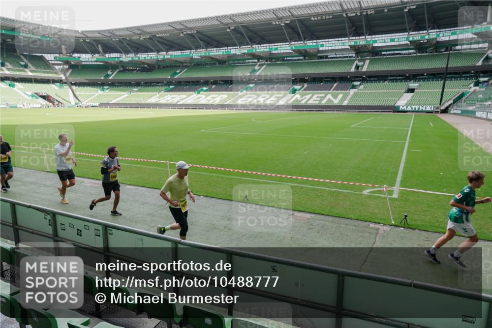 13.09.2026 - 21. swb-Marathon Bremen Michael Burmester http://msf.ph/oto/10488777 13.09.2026 10:34:35 Laufen im Stadion 10018, 10078, 10093, 10144, 10147, 10157, 10177, 10184, 10185, 10211, 10236, 10240, 10245, 10254, 10297, 10355, 10356, 10367, 10368, 10369, 10377, 10408, 10415, 10423, 10427, 10428, 10460, 10485, 10528, 10530, 10559, 10578, 10604, 10639, 10668, 10669, 10673, 10677, 10687, 10691, 10699, 10700, 10715, 10745, 10749, 10750, 10772, 10787, 10788, 10809, 10828, 10857, 10867, 10914, 10928, 11126, 11162, 11343, 11803, 10146, 10222, 10626 meine-sportfotos.de