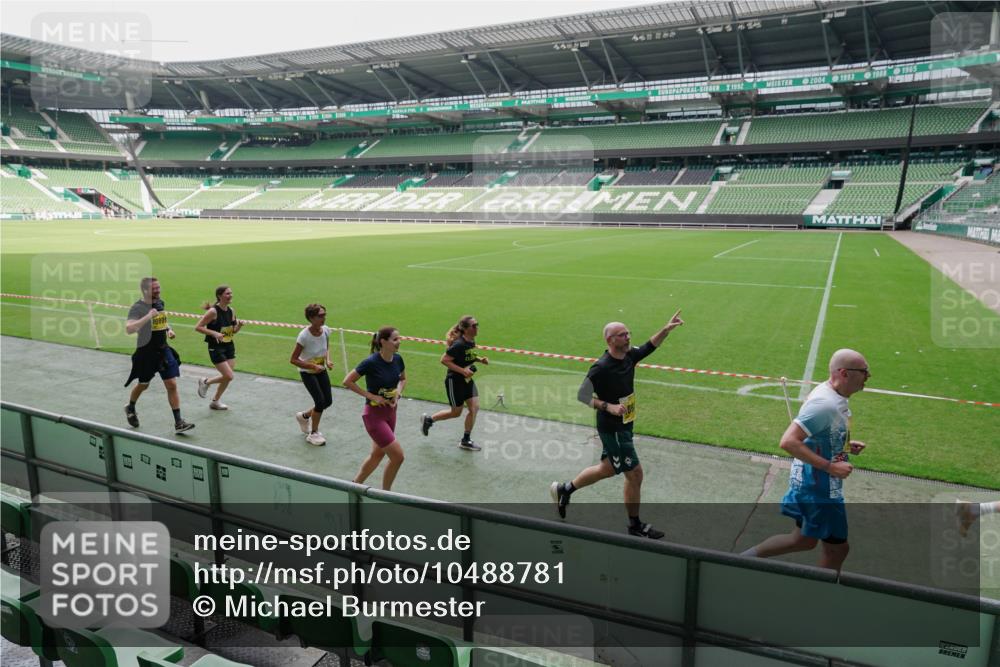 13.09.2026 - 21. swb-Marathon Bremen Michael Burmester http://msf.ph/oto/10488781 13.09.2026 10:34:39 Laufen im Stadion 10018, 10093, 10144, 10147, 10157, 10173, 10175, 10177, 10184, 10185, 10211, 10236, 10240, 10245, 10254, 10297, 10355, 10356, 10367, 10368, 10369, 10377, 10408, 10415, 10423, 10427, 10428, 10460, 10485, 10492, 10528, 10530, 10559, 10578, 10604, 10639, 10668, 10669, 10673, 10677, 10687, 10691, 10699, 10700, 10715, 10749, 10750, 10772, 10787, 10788, 10809, 10828, 10857, 10867, 10914, 10928, 11126, 11162, 11343, 11803, 10146, 10222, 10626 meine-sportfotos.de